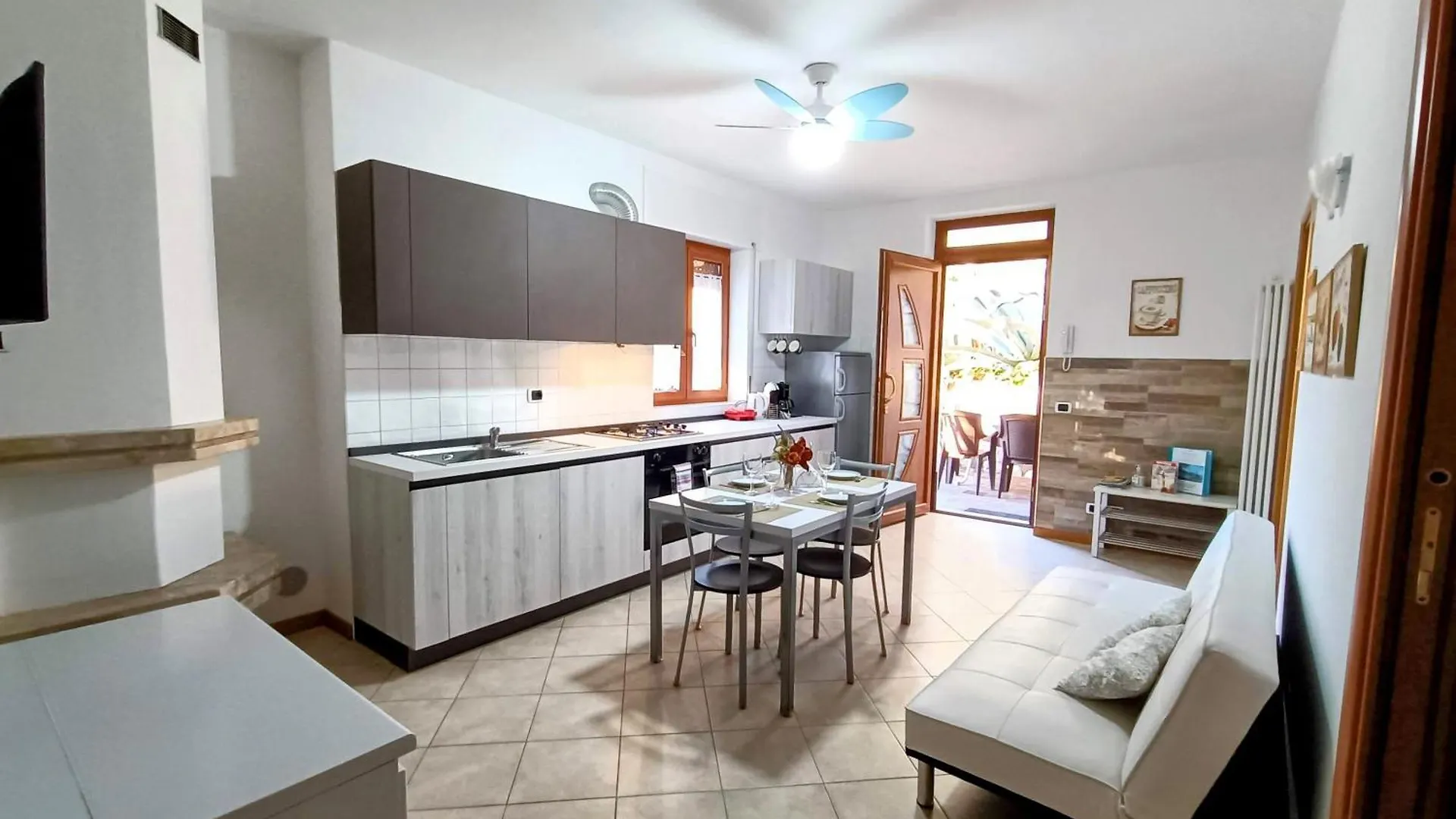 別荘 Appartamenti Casa Nina, Lago,Montagne, Uliveti ブレンゾーネ