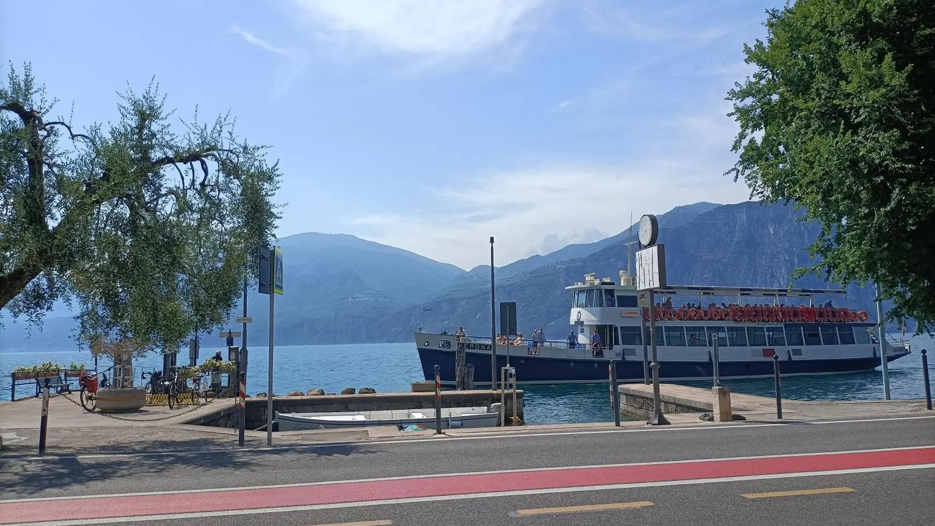 Appartamenti Casa Nina, Lago,Montagne, Uliveti ブレンゾーネ 0*,  イタリア