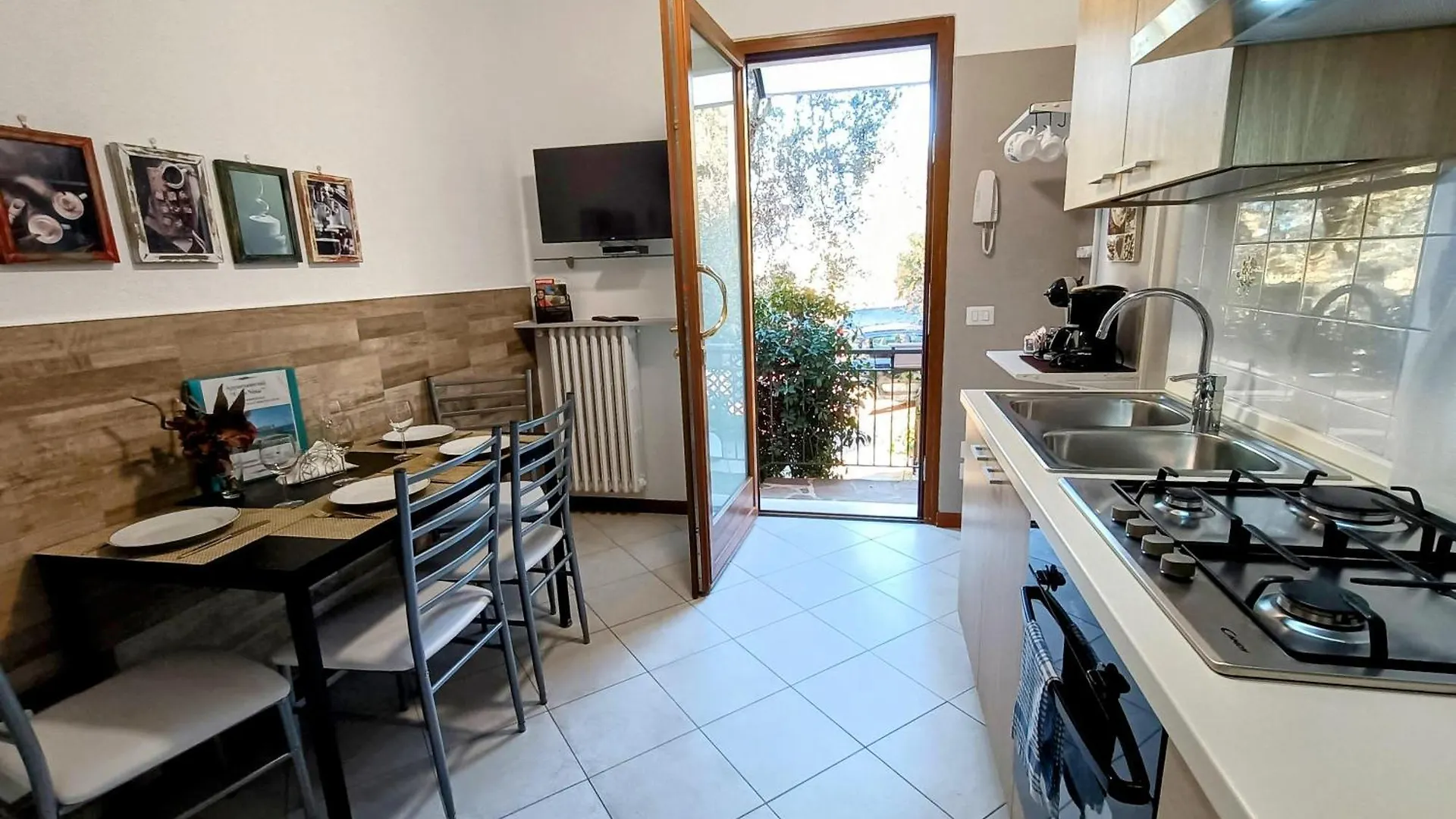 Appartamenti Casa Nina, Lago,Montagne, Uliveti ブレンゾーネ 別荘