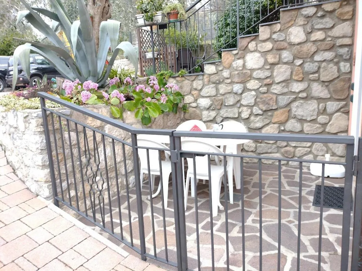 Ferienhaus Appartamenti Casa Nina, Lago,Montagne, Uliveti Brenzone sul Garda