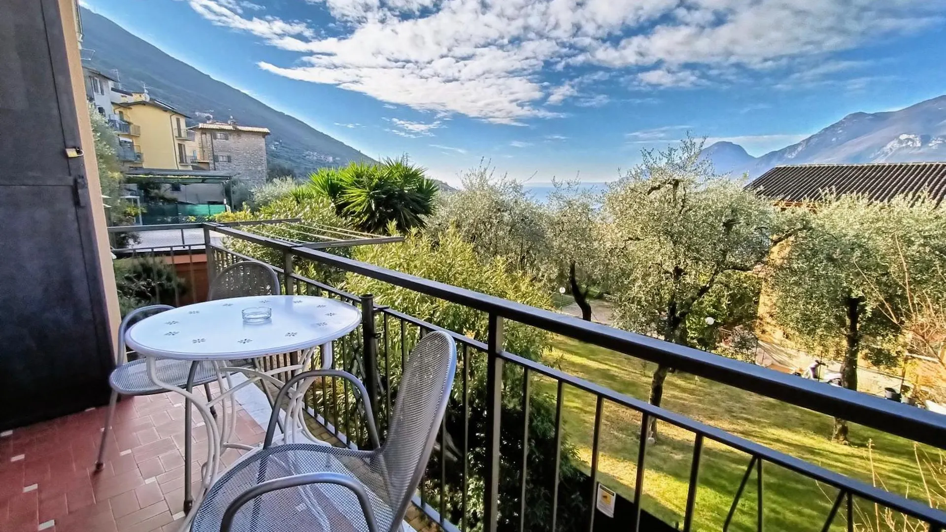 Ferienhaus Appartamenti Casa Nina, Lago,Montagne, Uliveti Brenzone sul Garda